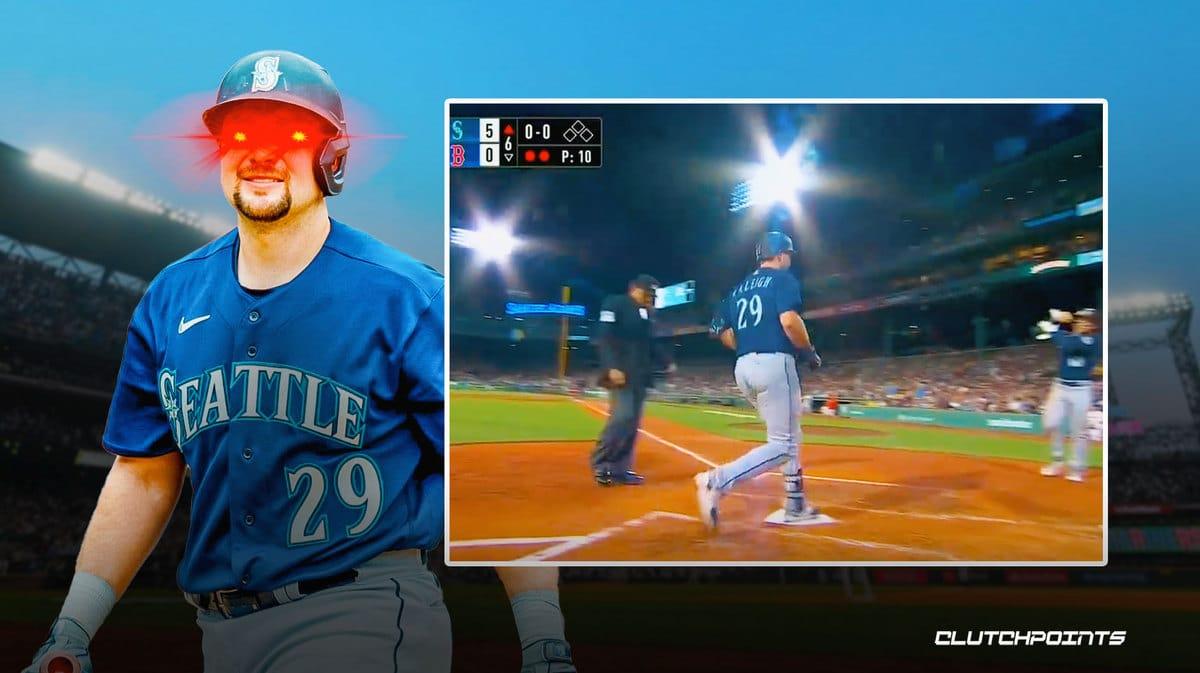 Cal Raleigh achieves insane feat vs. Red Sox not seen in 112-year history of Fenway Park_thumbnail