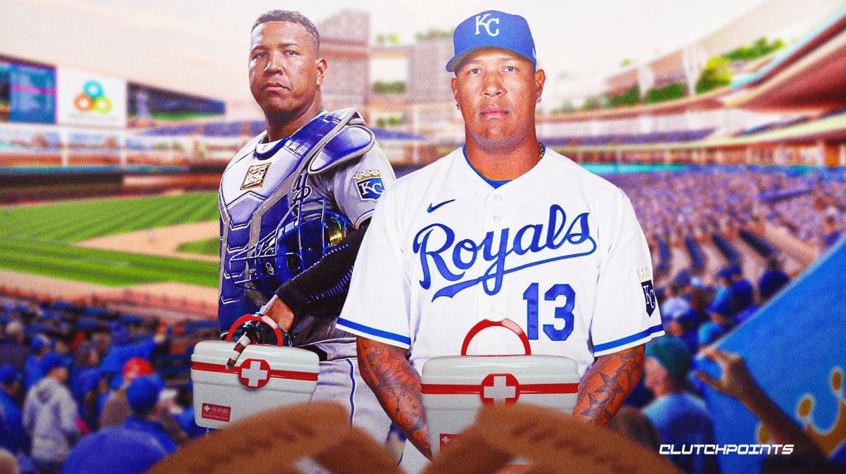 Royals’ Salvador Perez leaves game vs. Rays with worrisome injury_thumbnail