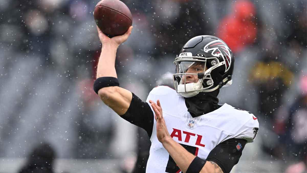 Bengals sign Desmond Ridder as Joe Burrow backup_thumbnail