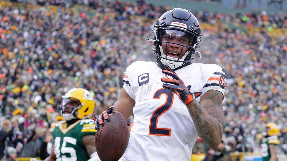 Bears’ DJ Moore upgraded on injury report after mystery hospital visit_thumbnail