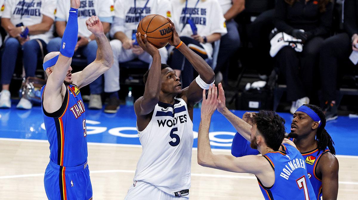 Anthony Edwards receives WCF warning from Lou Williams_thumbnail