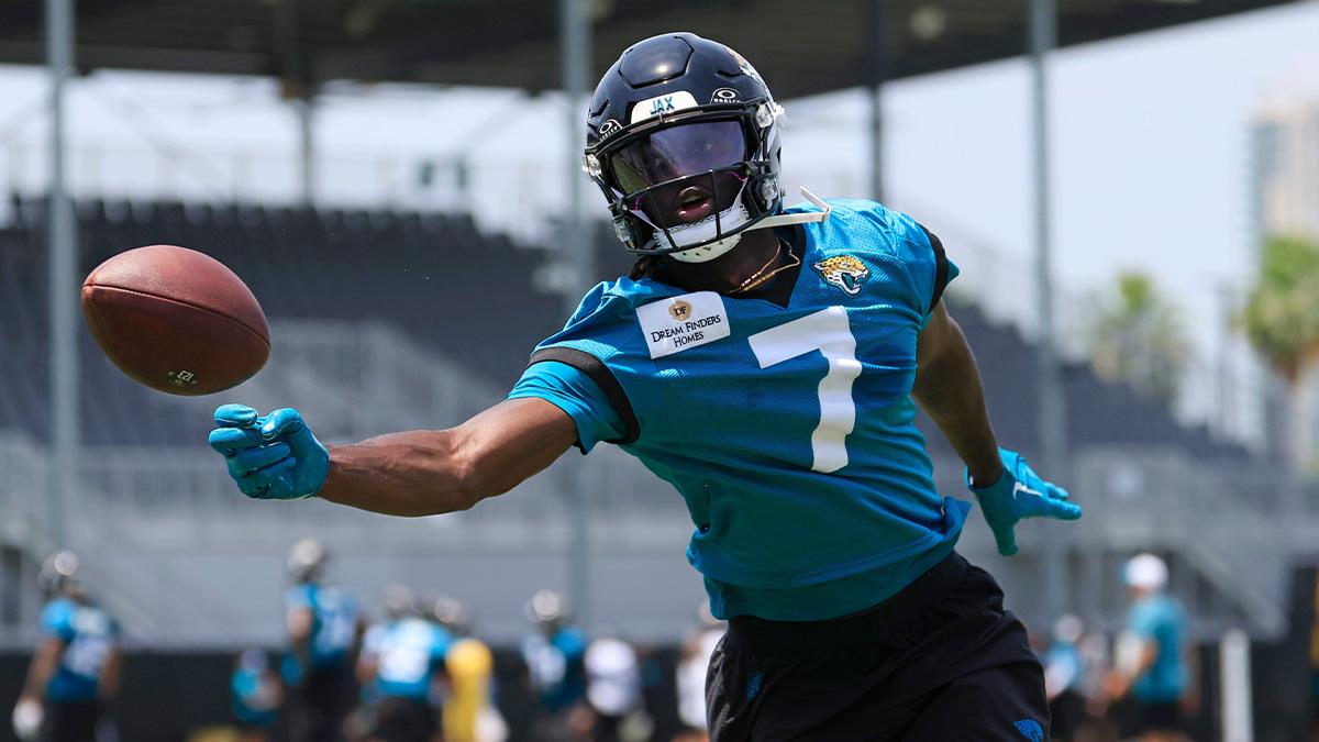 Jaguars’ Brian Thomas Jr. earns honor Trevor Lawrence couldn’t match_thumbnail