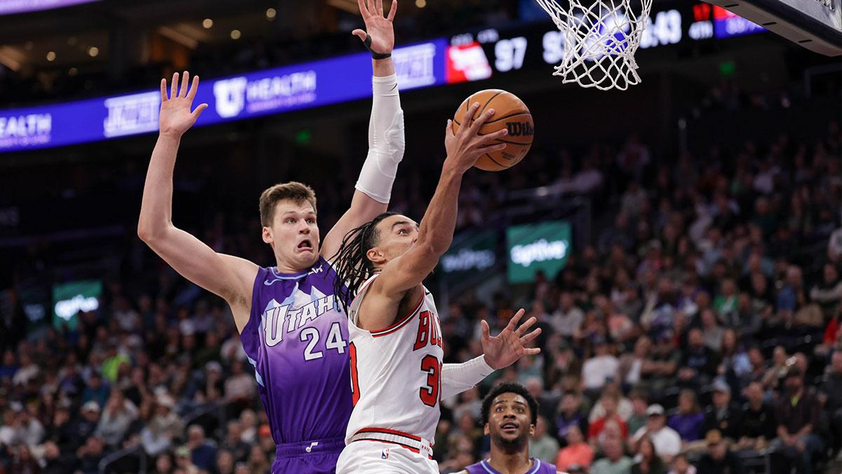 Bulls returning Tre Jones on 3-year, $24 million contract_thumbnail