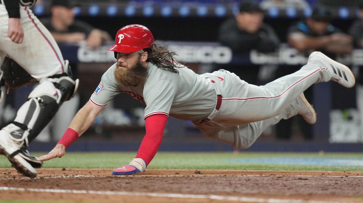 Phillies’ Brandon Marsh avoids tag with incredible swim move_thumbnail