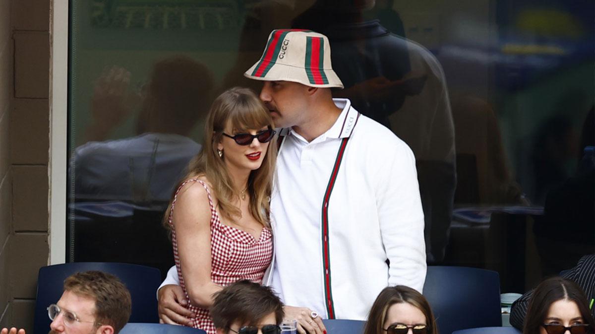 Taylor Swift, Travis Kelce slow dance to ‘Shake It Off’ in Nashville_thumbnail