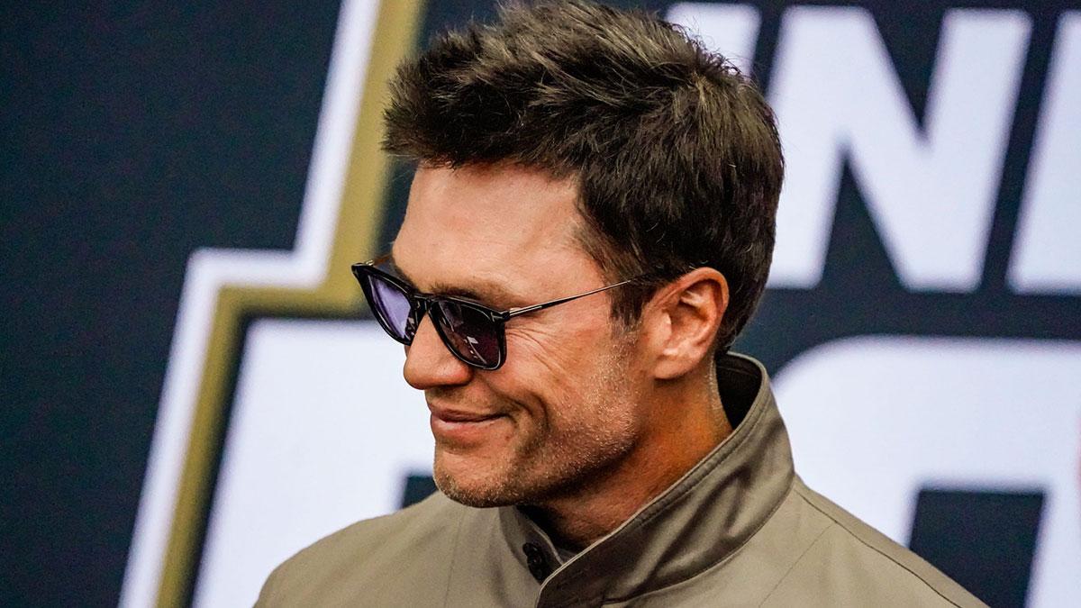 Tom Brady delegating, downplaying role with Las Vegas_thumbnail