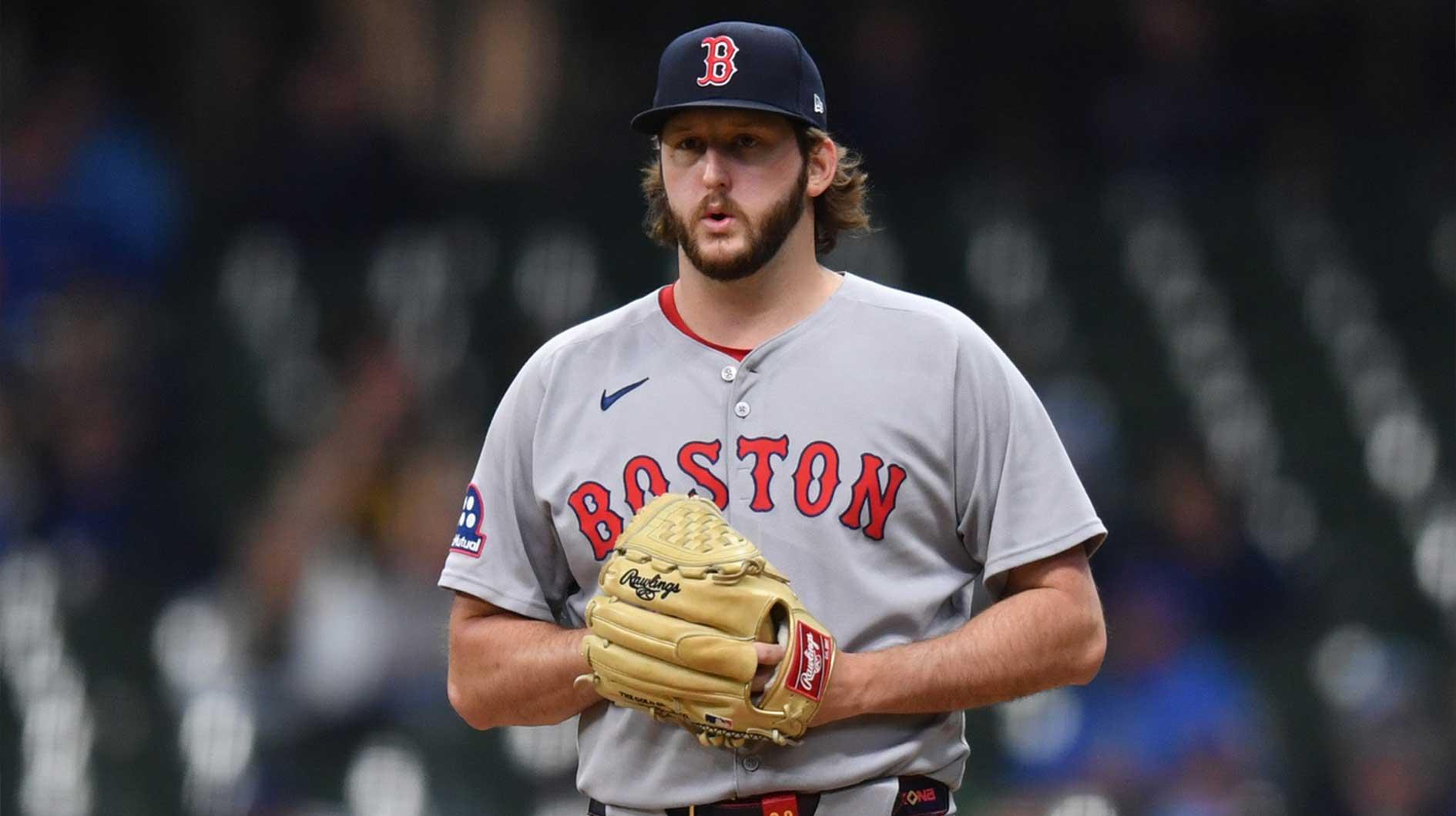 Red Sox manager Alex Cora shares intriguing Justin Slaten injury update before Twins game_thumbnail