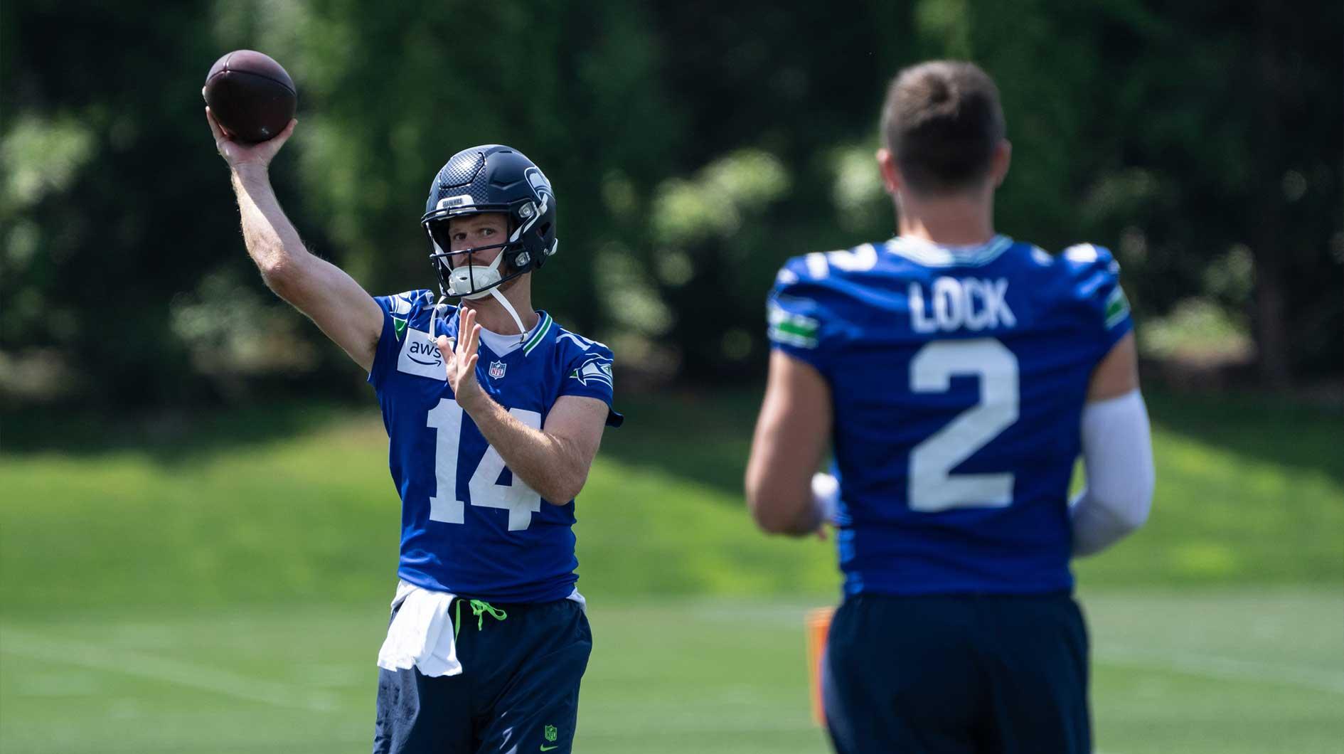 AJ Barner sends Sam Darnold warning ahead of QB’s first Seahawks season_thumbnail