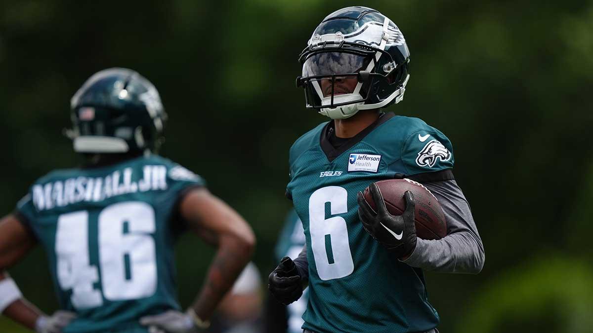 Eagles WR DeVonta Smith makes ‘tough’ admission about dangerous CB_thumbnail