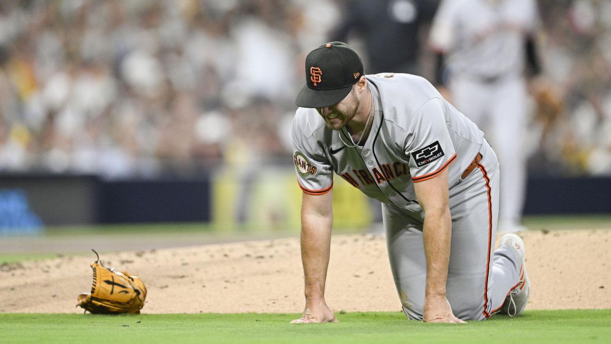 Giants’ Landen Roupp carted off field vs. Padres after painful line drive_thumbnail