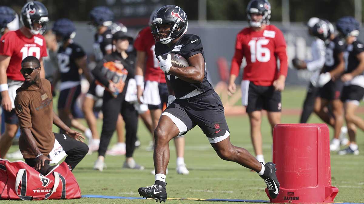 Texans’ Nick Chubb puts himself in Derrick Henry ‘category’_thumbnail