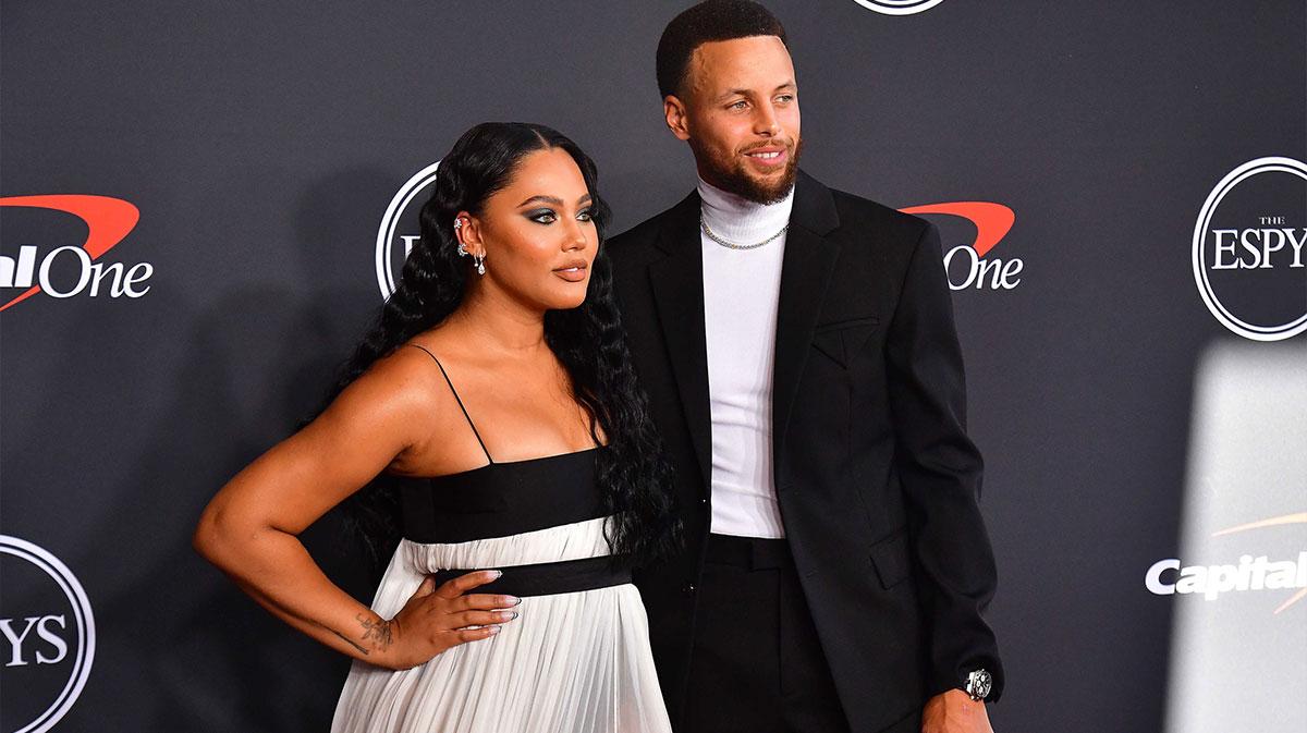 Stephen Curry gushes over ‘Parisian bombshell’ as Ayesha Curry stuns in Eiffel Tower pic_thumbnail