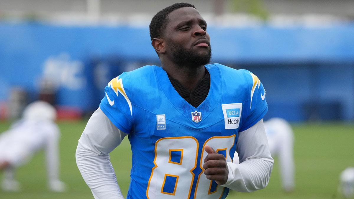 Chargers release ex-Eagles, Patriots wide receiver_thumbnail