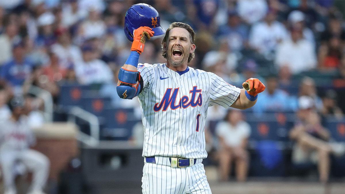 Jeff McNeil ejected for crazy strikeout reaction_thumbnail