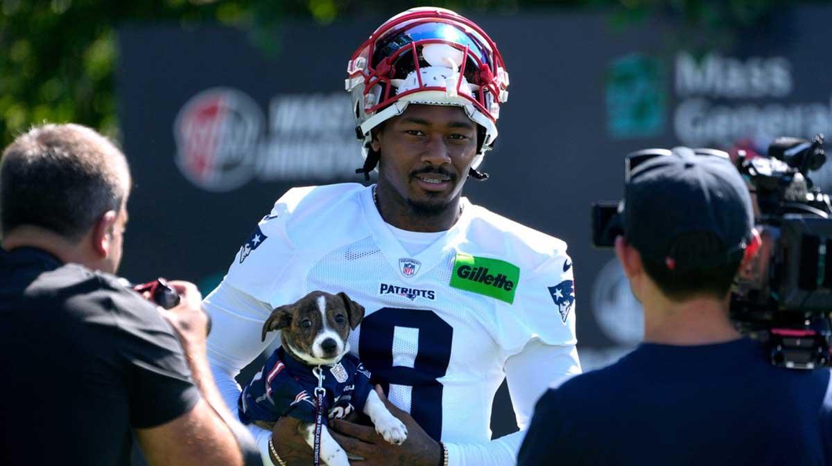 Patriots’ Stefon Diggs addresses media with lengthy apology before Week 1_thumbnail