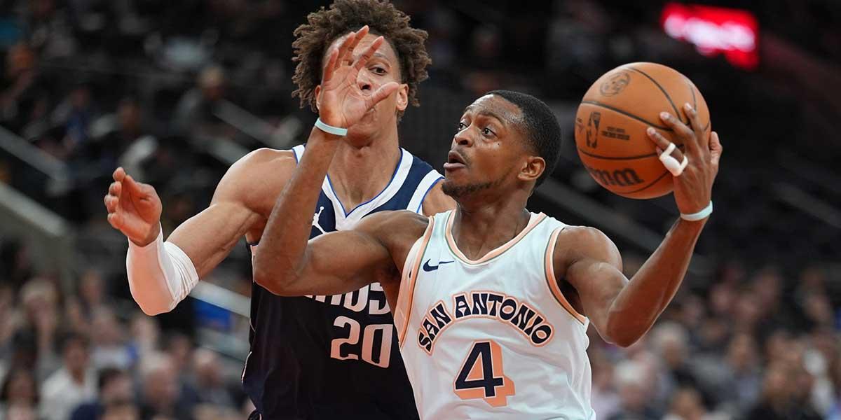 Mic catches Spurs guard De’Aaron Fox’s savage message after epic camp dunk_thumbnail