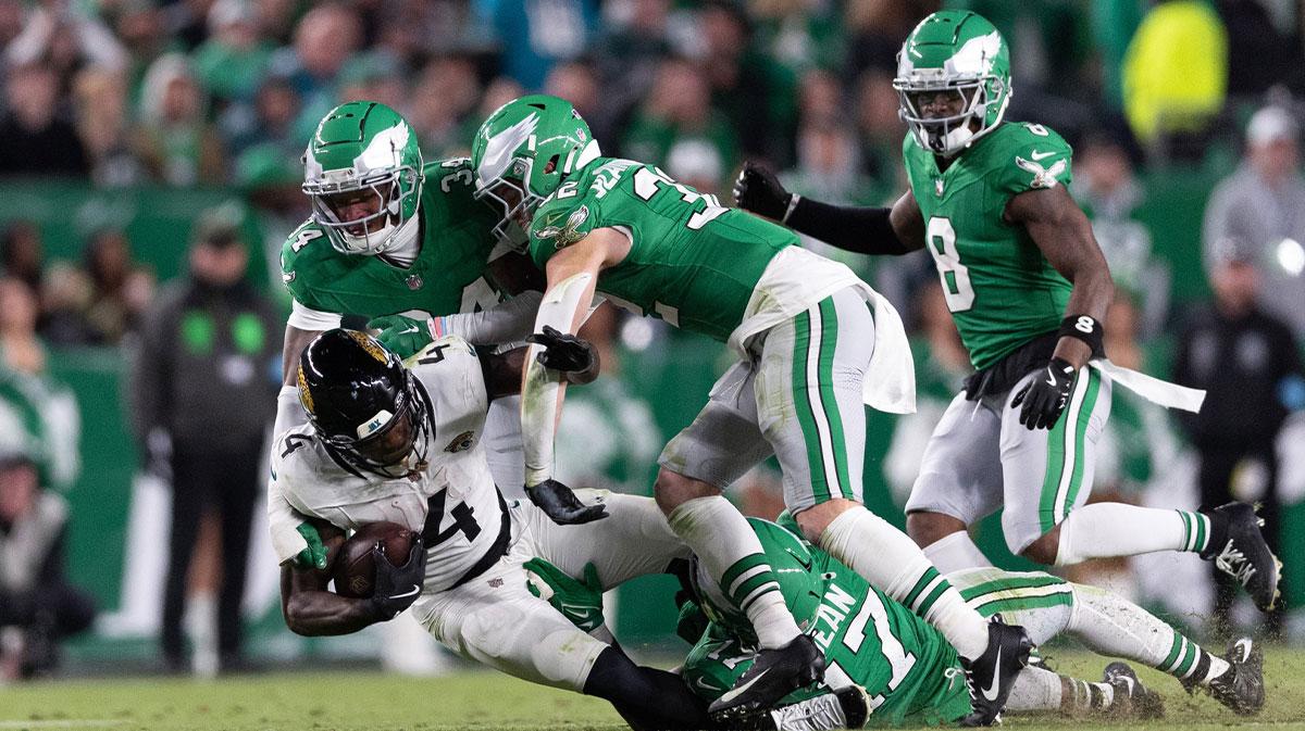 Eagles’ Tank Bigsby shares NSFW reaction to Saquon Barkley’s backward hurdle_thumbnail