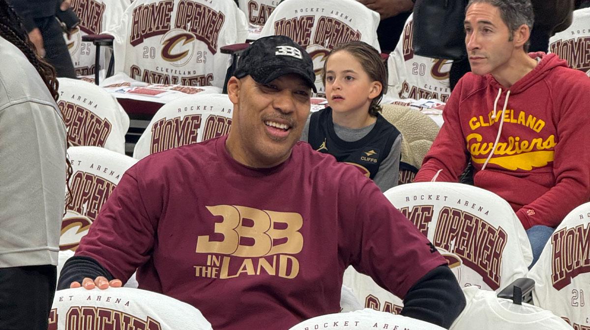 LaVar Ball dons new Cavs Big Baller Brand apparel, gifts Lonzo sneakers_thumbnail