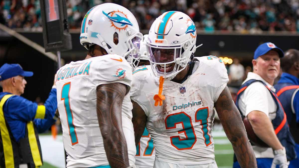 Chop Robinson, Ollie Gordon go down with injuries during Dolphins vs. Ravens game_thumbnail