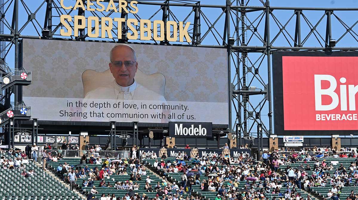 White Sox superfan Pope Leo roasts Cubs fan at Vatican_thumbnail