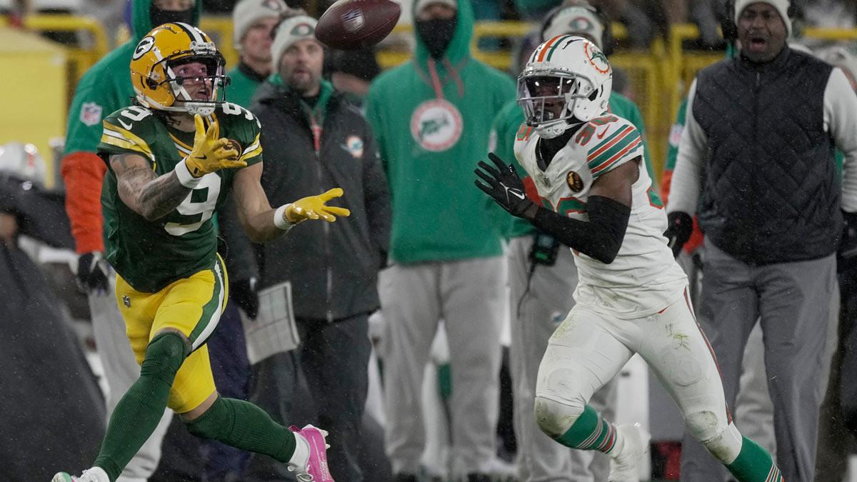 Dolphins lose starting DB for season with knee injury_thumbnail