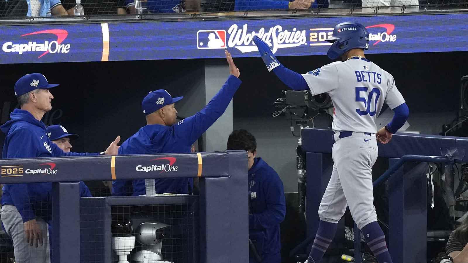 Dodgers star Mookie Betts embraces LA fans with heartfelt message_thumbnail