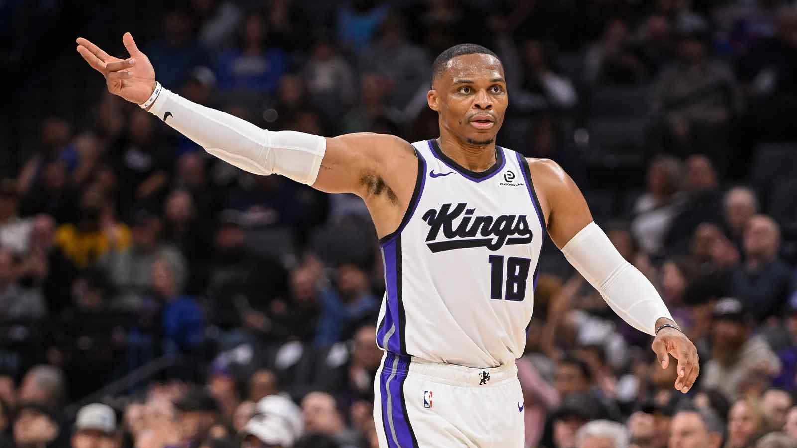 Kings’ Russell Westbrook jumps on 6-7 bandwagon — and gets booed immediately_thumbnail