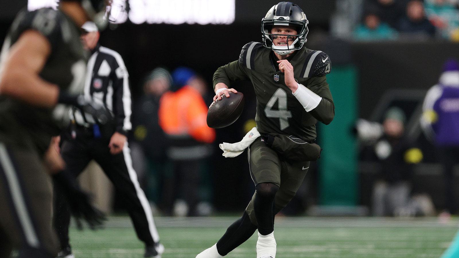 Jets’ Brady Cook passes 3 Justin Fields passing outputs in 1st quarter of 1st start_thumbnail