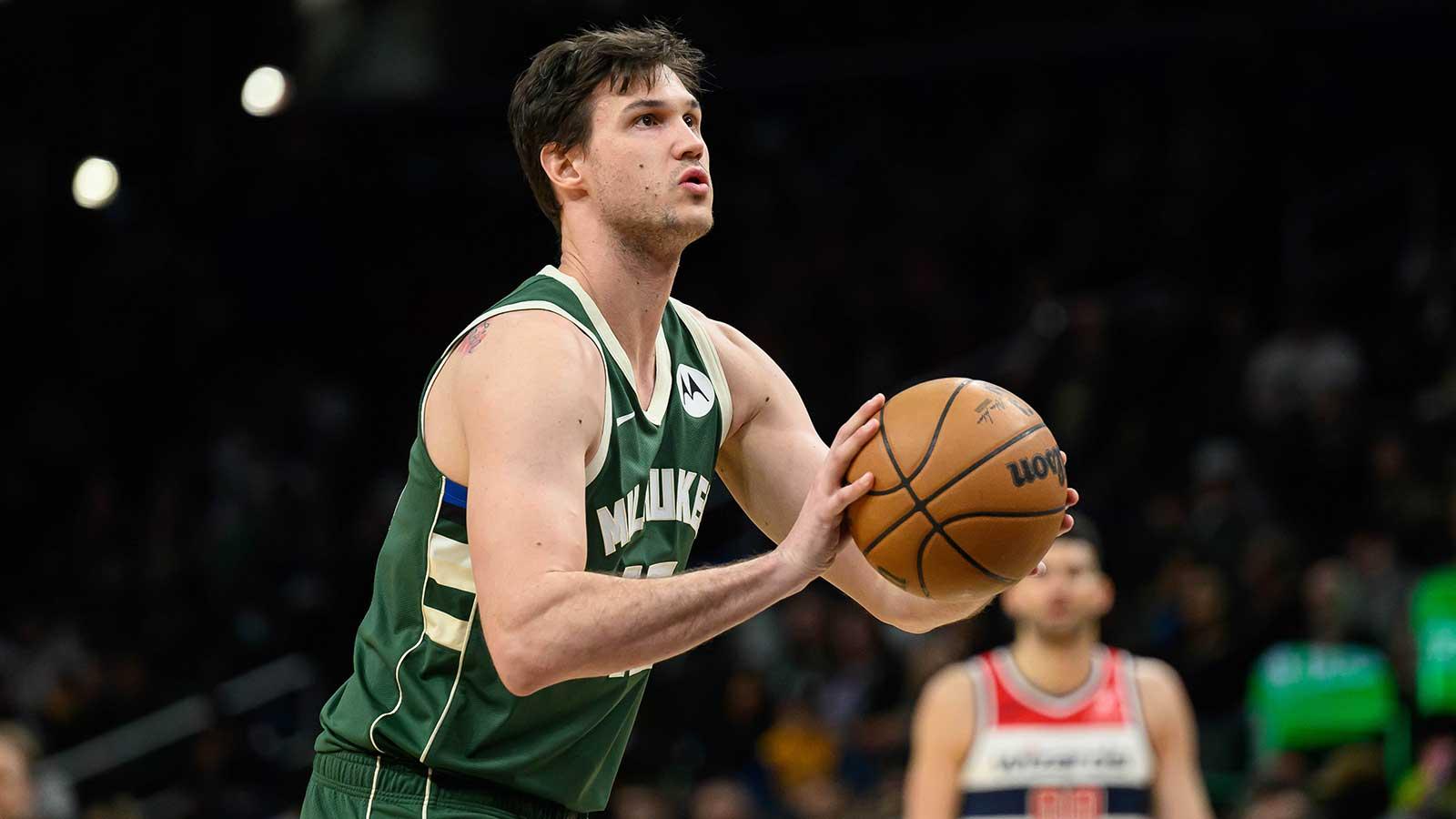 Former NBA forward Danilo Gallinari reminds us he was still playing basketball by announcing retirement_thumbnail