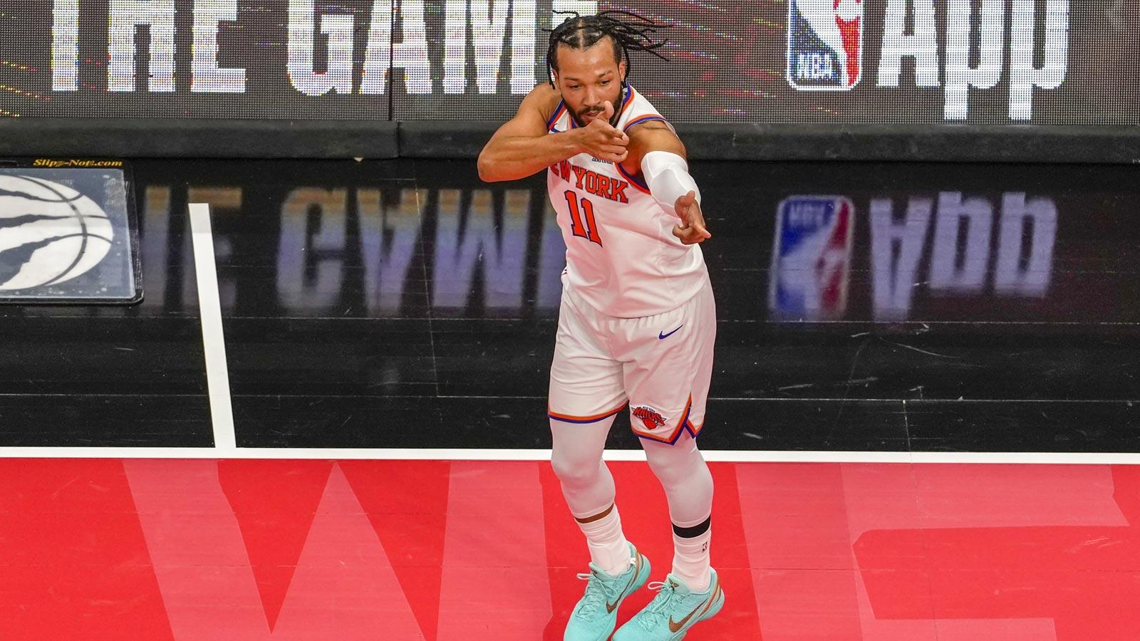 Knicks’ Jalen Brunson fires back at courtside Raptors fan’s flopping allegations_thumbnail