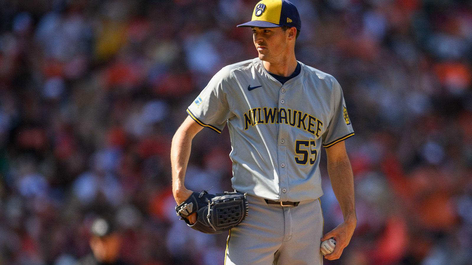 Cubs boost bullpen by landing ex-Brewers reliever_thumbnail
